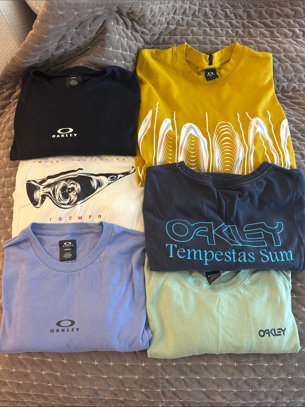 Oakley T-Shirt Lot